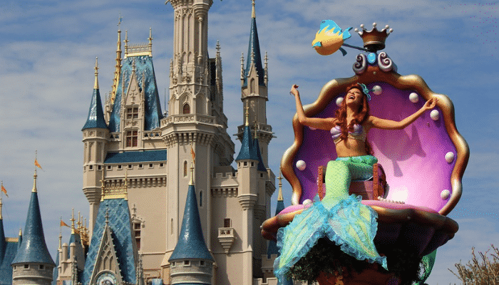 O Lindo castelo da Cinderela também é palco para outras princesas da Disney. Saiba tudo dos Parques DIsney World.