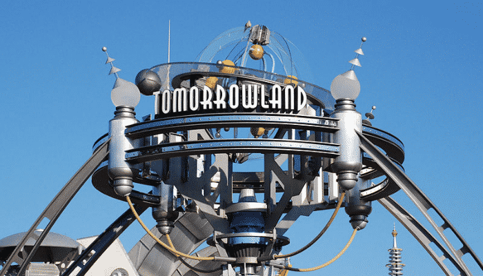 Entrada da Tomorrowland. Aventura futurísticas na terra da magia em Orlando. 