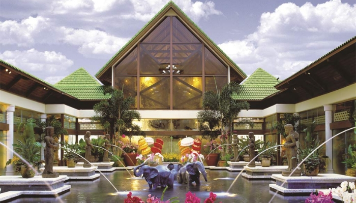 Confira nosso tour pelo Loews Royal Pacific Resort e veja os luxos e benefícios de se hospedar neste hotel. 