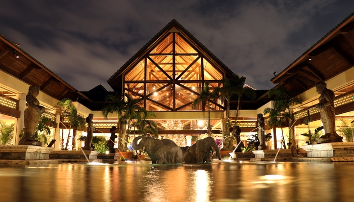 Saiba mais sobre o Hotel Loews Royal Pacific Resort e desfrute com sua família.  