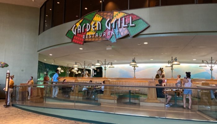 Adicione o Garden Grill a sua visita ao EPCOT e viva uma experiência gastronômica mais divertida com personagens Disney